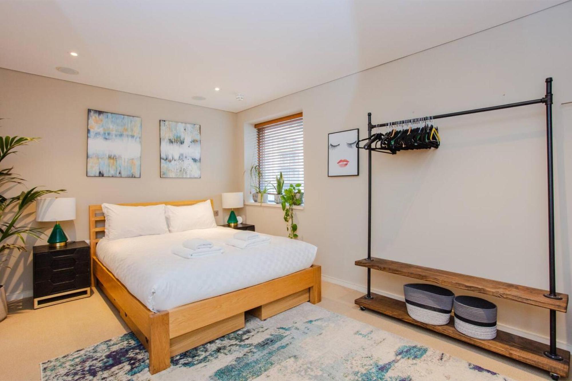 Modern 3 Bedroom Apartment In Paddington ลอนดอน ภายนอก รูปภาพ