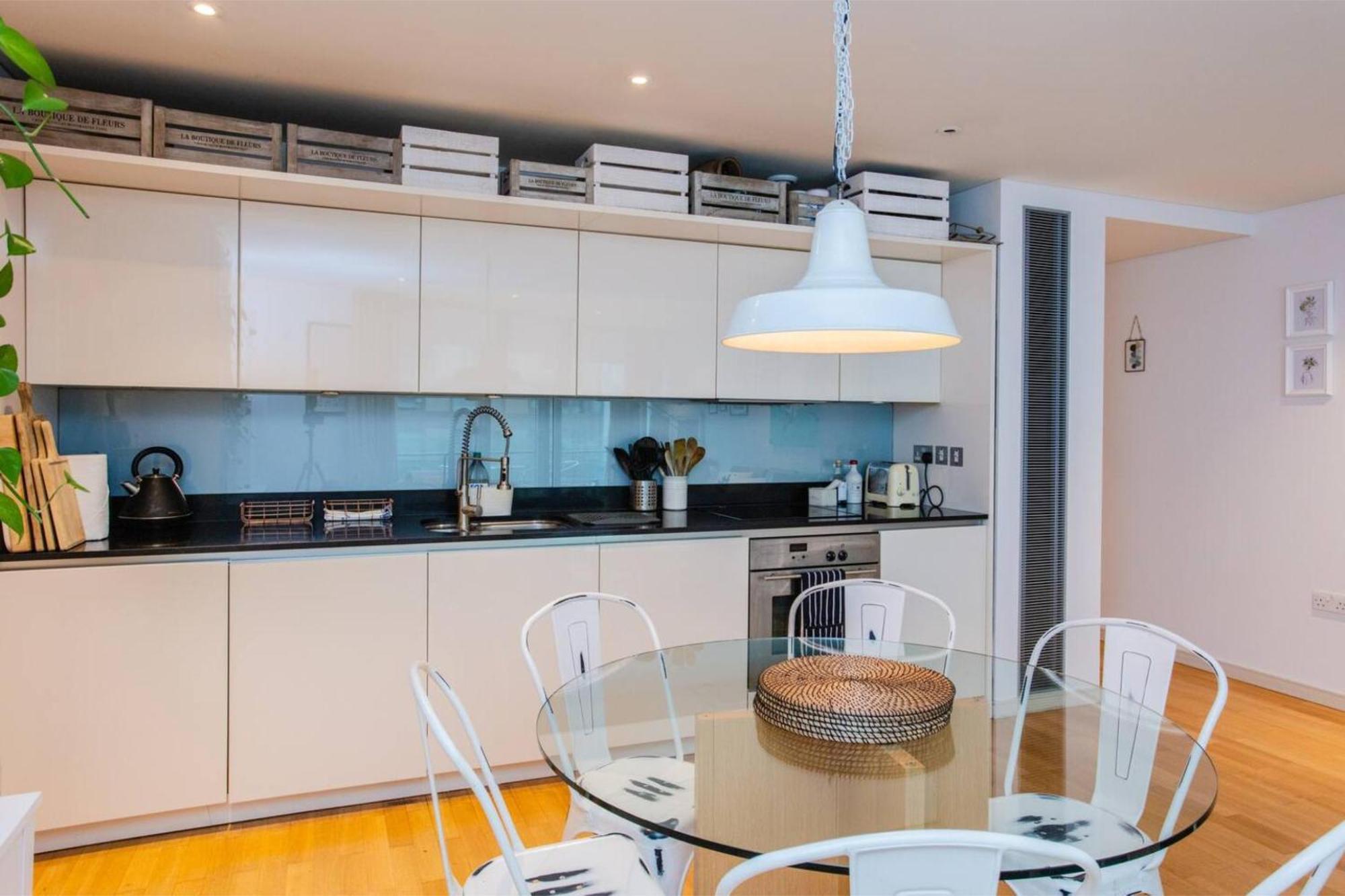 Modern 3 Bedroom Apartment In Paddington ลอนดอน ภายนอก รูปภาพ