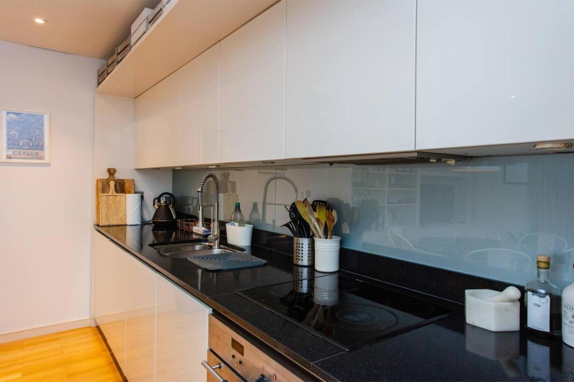 Modern 3 Bedroom Apartment In Paddington ลอนดอน ภายนอก รูปภาพ
