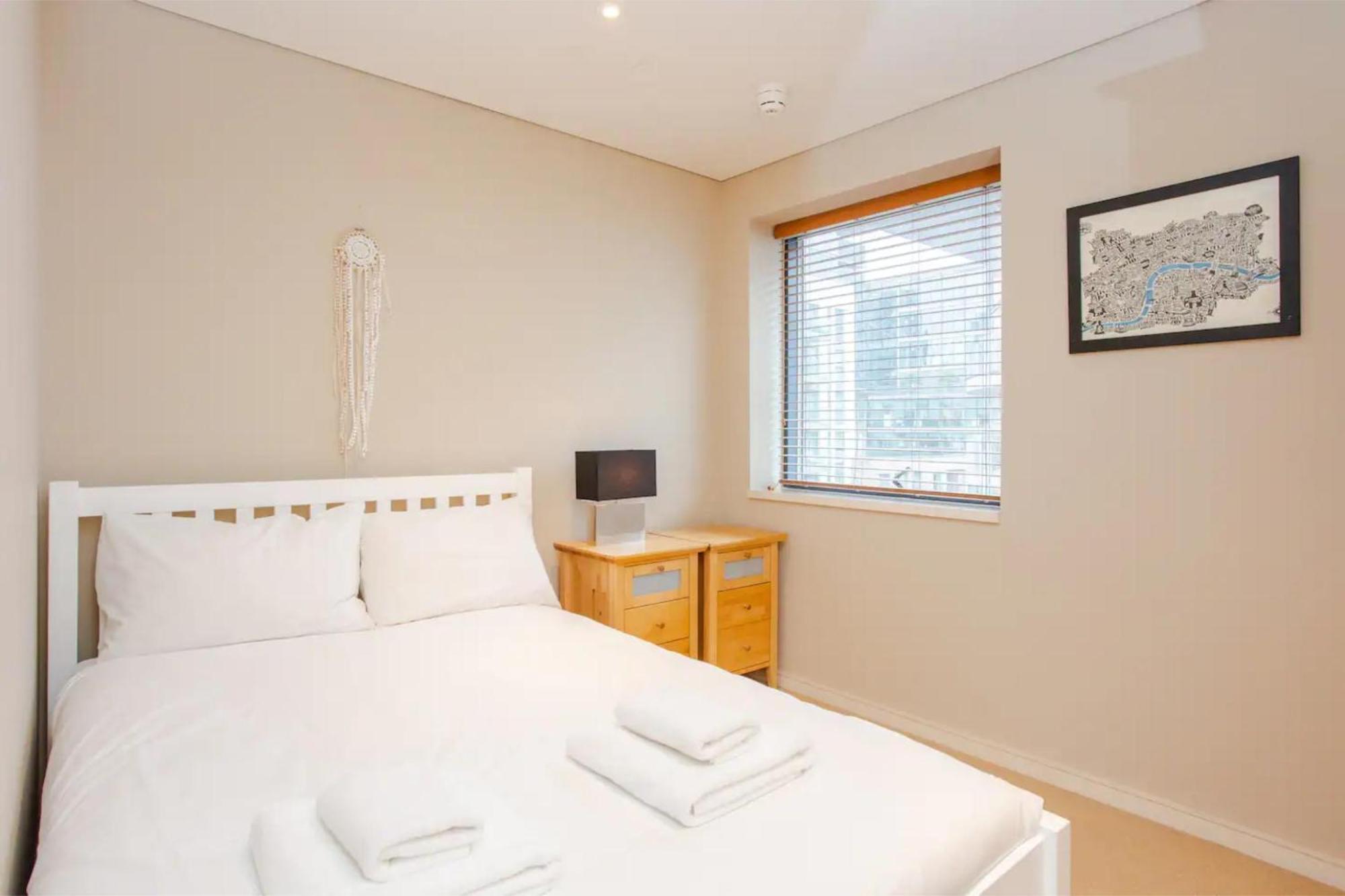 Modern 3 Bedroom Apartment In Paddington ลอนดอน ภายนอก รูปภาพ