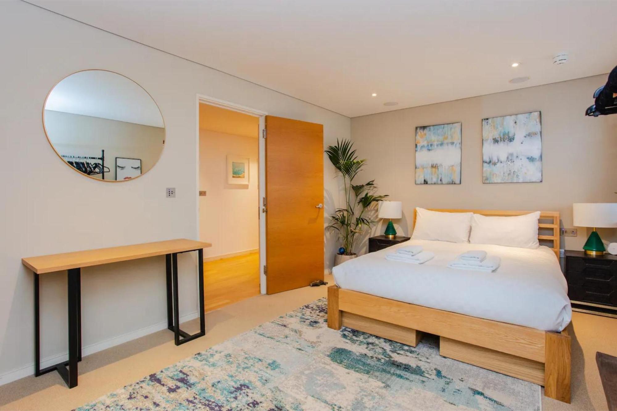 Modern 3 Bedroom Apartment In Paddington ลอนดอน ภายนอก รูปภาพ