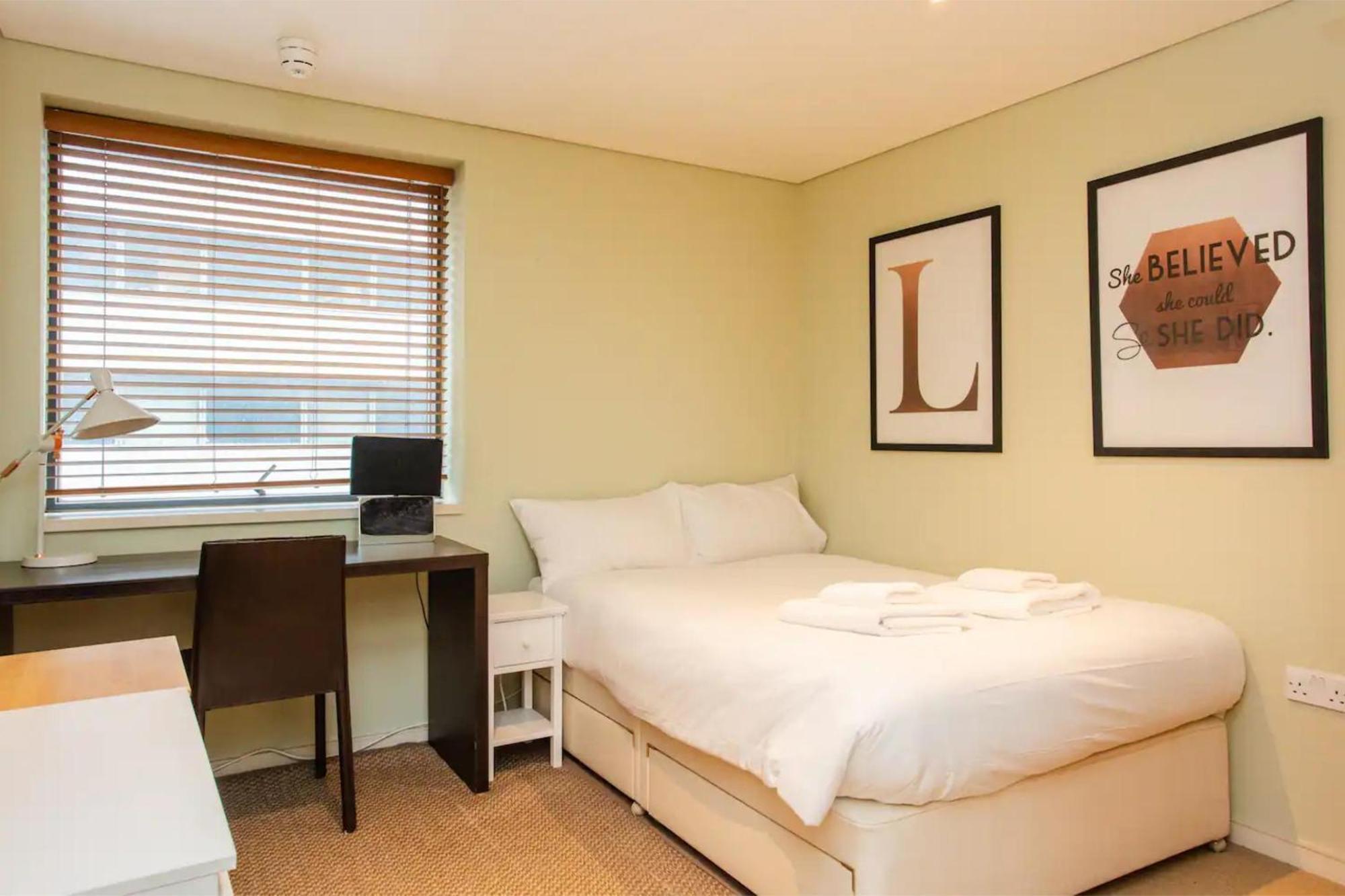 Modern 3 Bedroom Apartment In Paddington ลอนดอน ภายนอก รูปภาพ