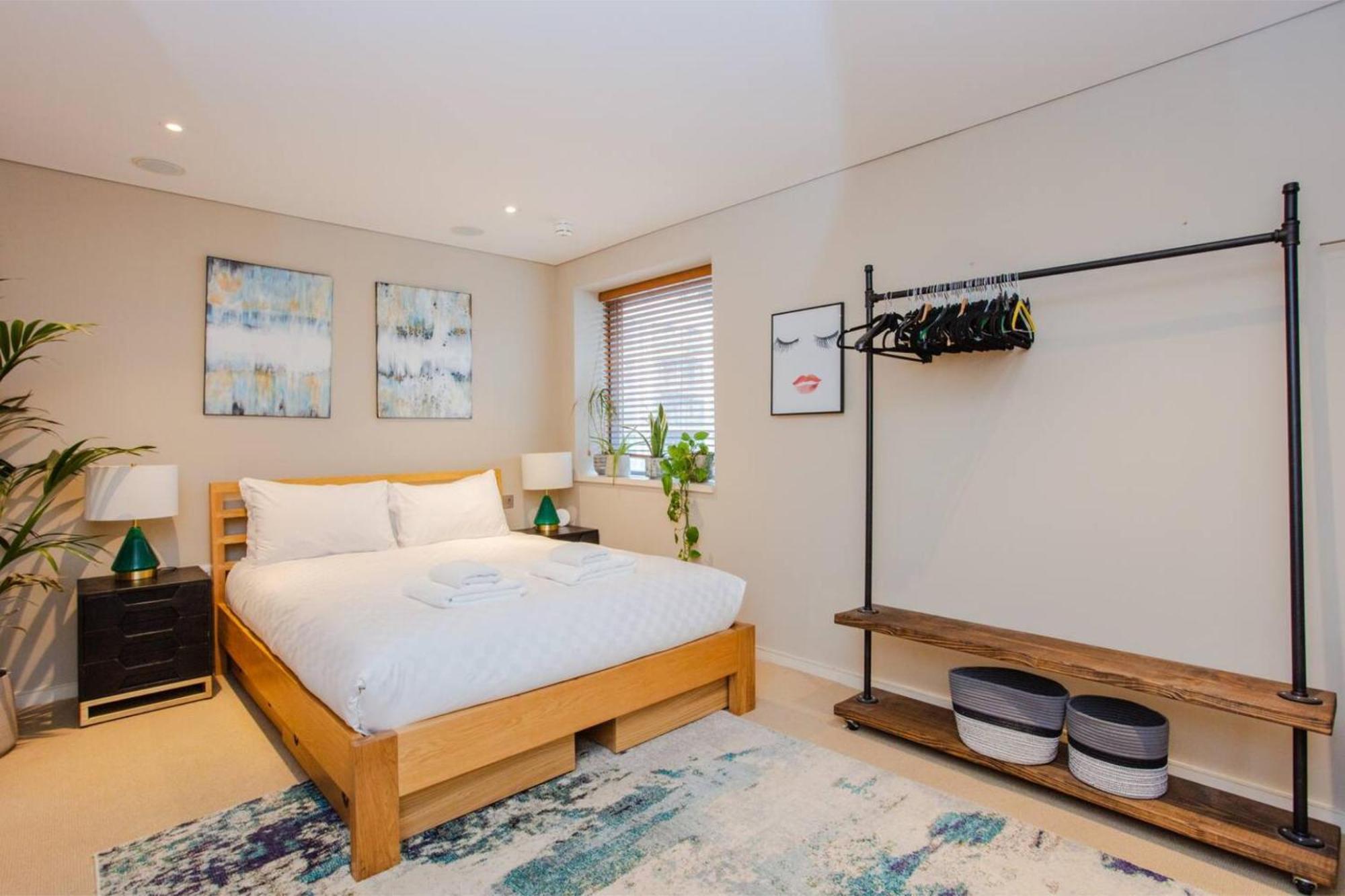 Modern 3 Bedroom Apartment In Paddington ลอนดอน ภายนอก รูปภาพ