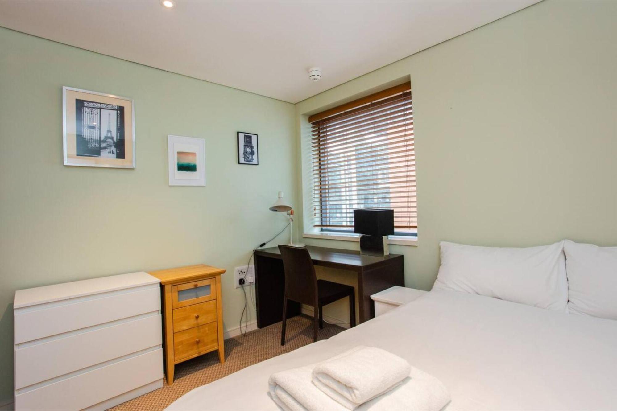 Modern 3 Bedroom Apartment In Paddington ลอนดอน ภายนอก รูปภาพ