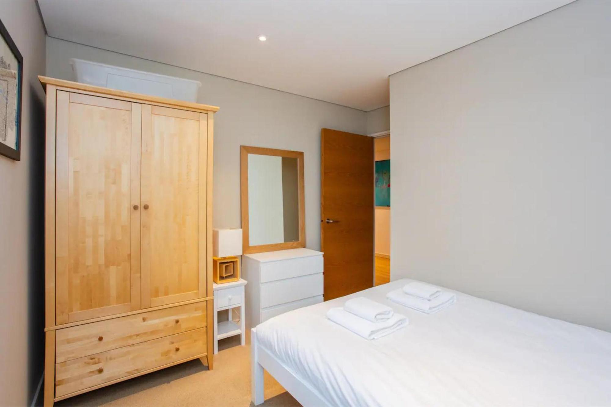 Modern 3 Bedroom Apartment In Paddington ลอนดอน ภายนอก รูปภาพ